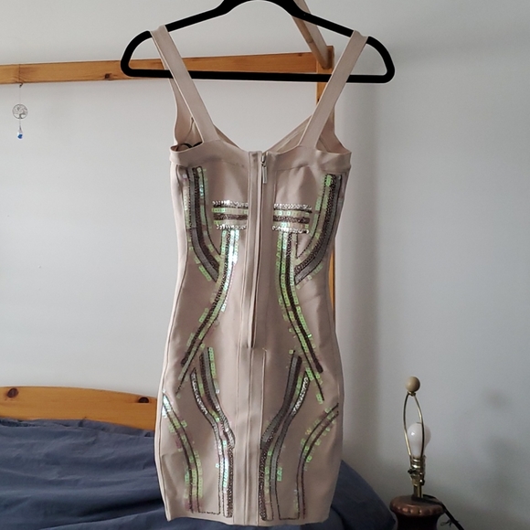 Dress - Picture 2 of 6